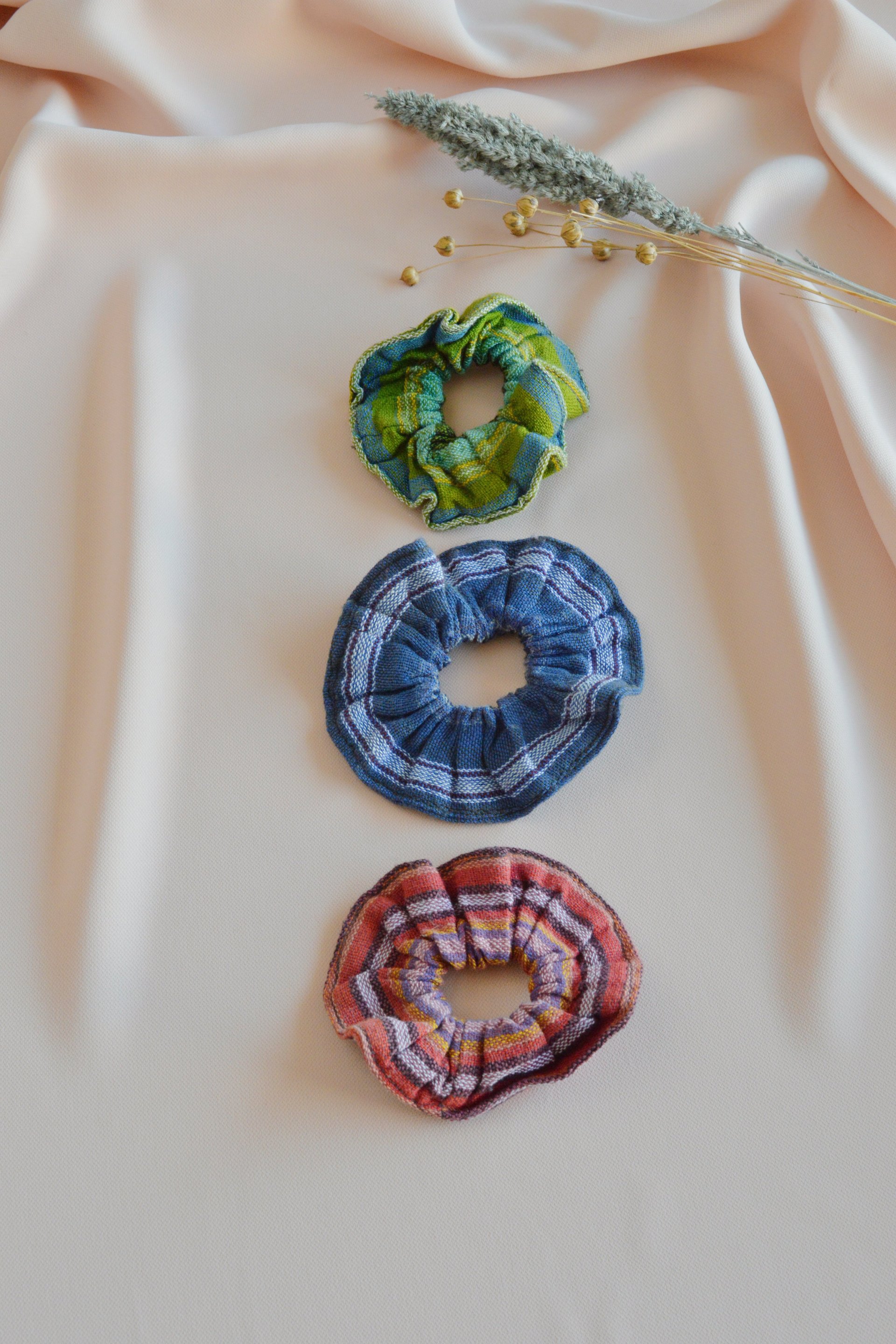 Folk Scrunchies Manabi