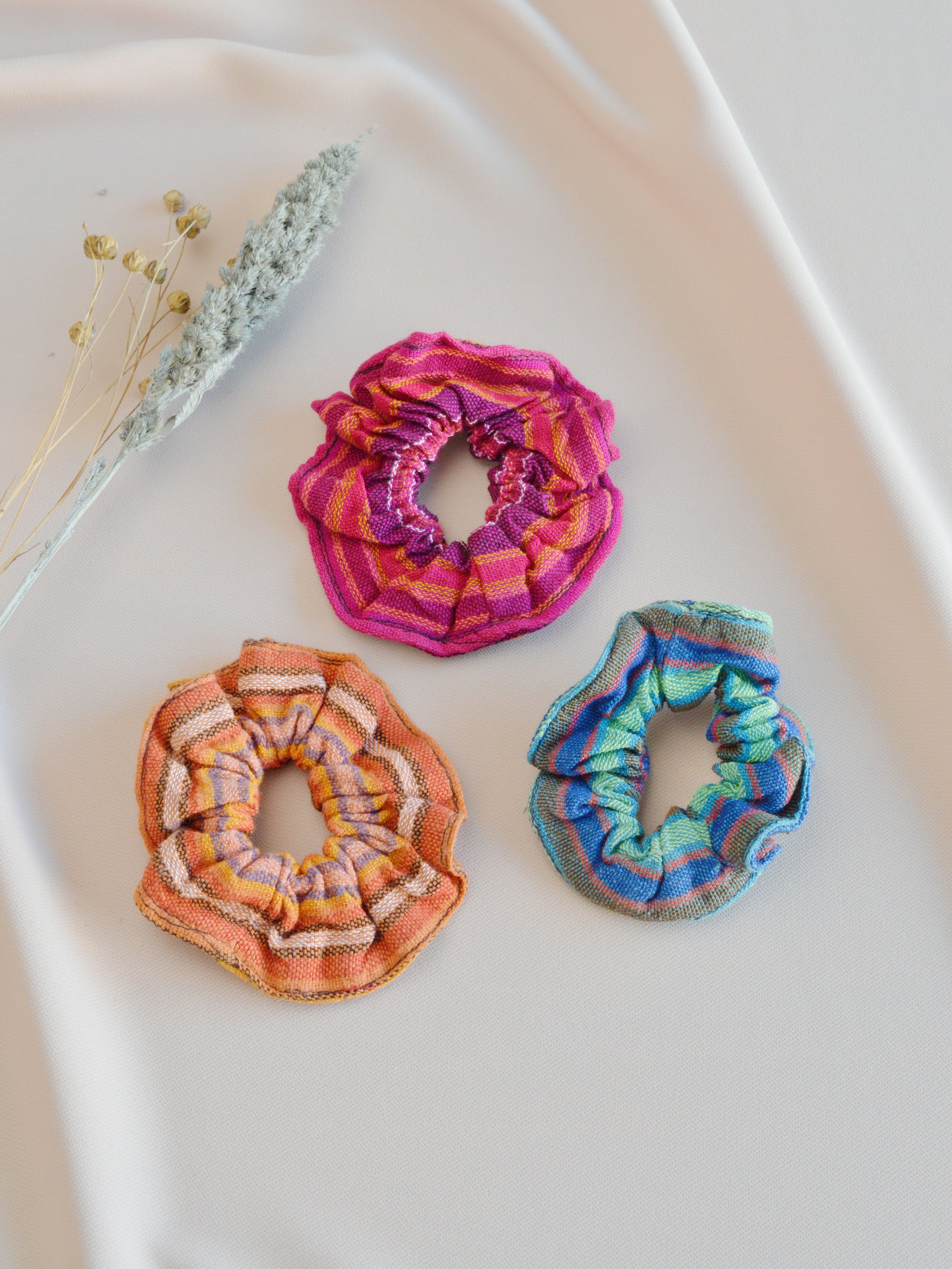 Folk Scrunchies Galápagos