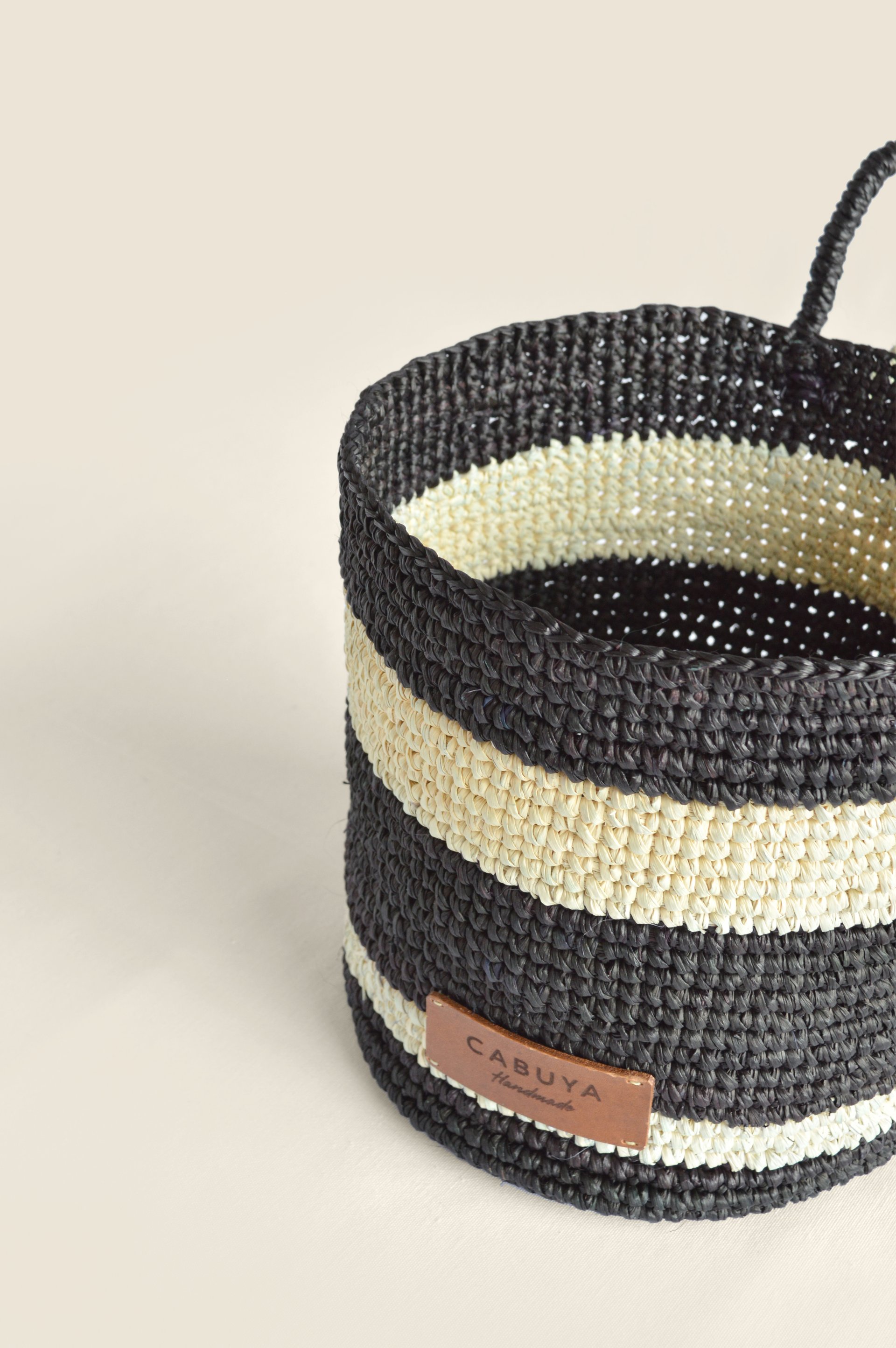 Toquilla Straw Basket Carbón