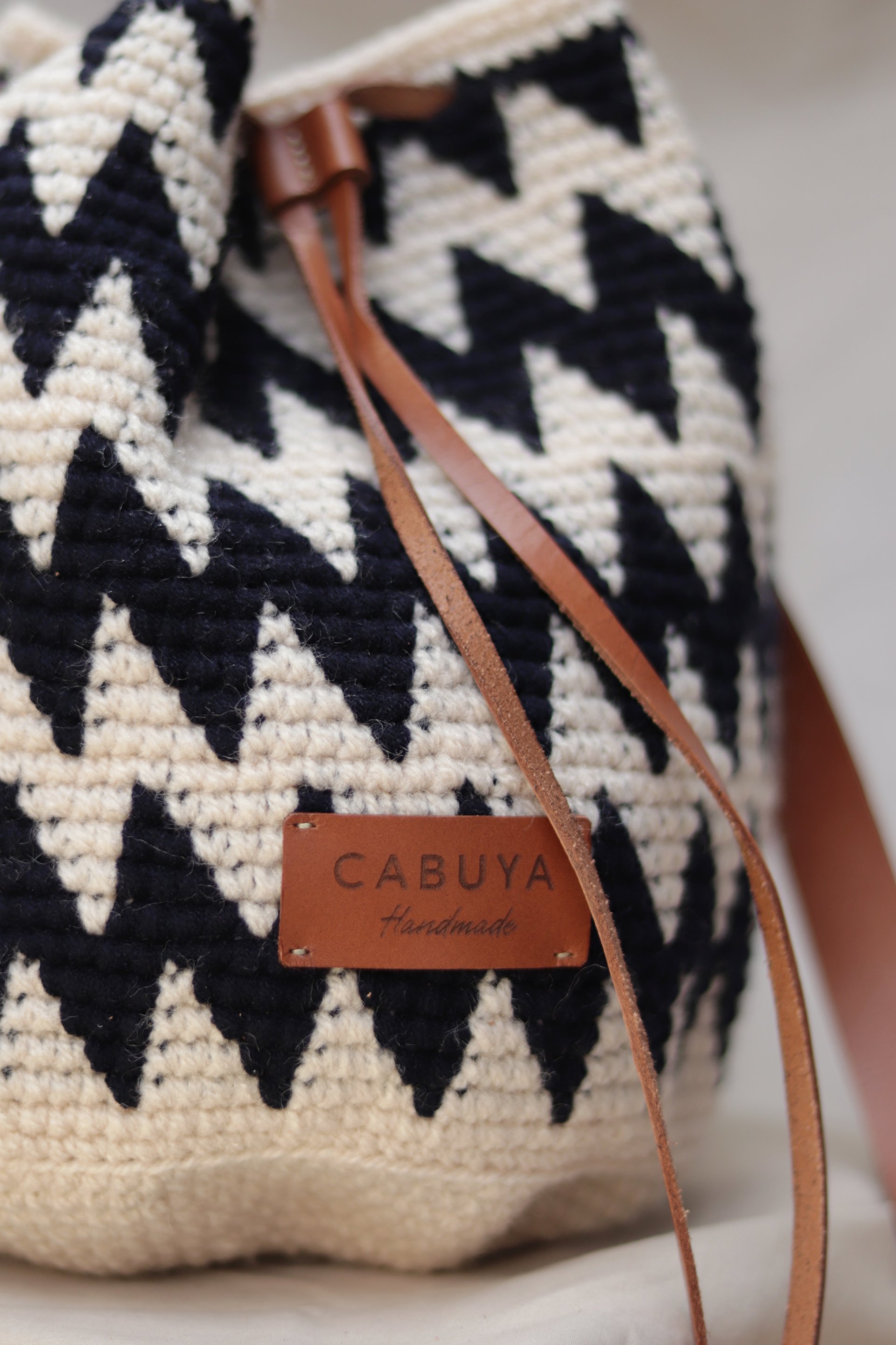 Shigra Bucket Bag Andes Black